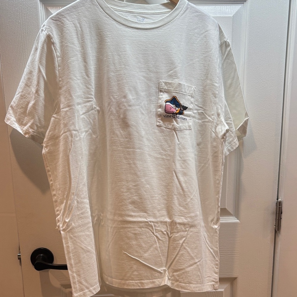 Vineyard Vines Cream Tee with Graphic Pocket